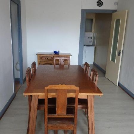 gîte 4 pièces,6 couchages,centre ville Sancoins wifi gratuite,lave linge, lave vaisselle Extérieur photo
