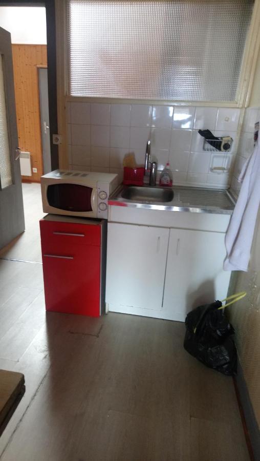 gîte 4 pièces,6 couchages,centre ville Sancoins wifi gratuite,lave linge, lave vaisselle Extérieur photo