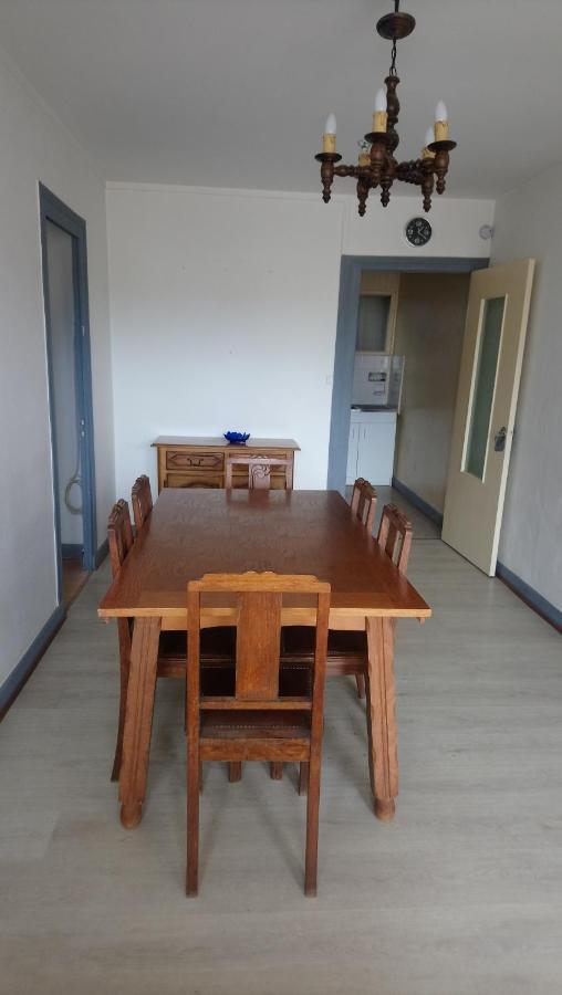 gîte 4 pièces,6 couchages,centre ville Sancoins wifi gratuite,lave linge, lave vaisselle Extérieur photo